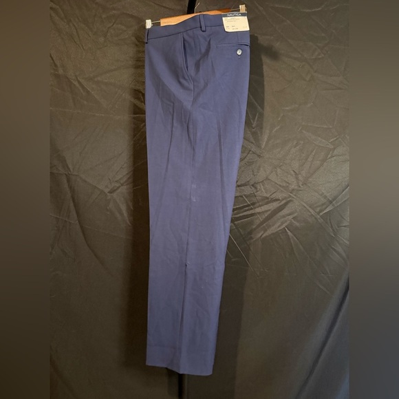 Nautica Men's 2 piece Navy Classic Blue Suit, jacket 44R, pants 46R/W41 - Picture 5 of 6